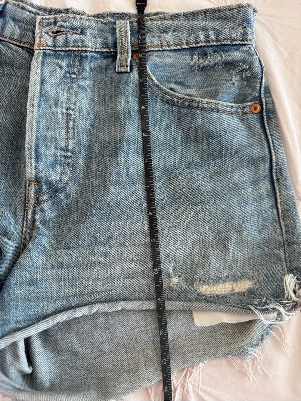 Levis waist 14